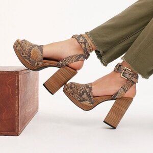 Free People Justine Leather Ankle Wrap Platform Clogs wood heel sandals size 7